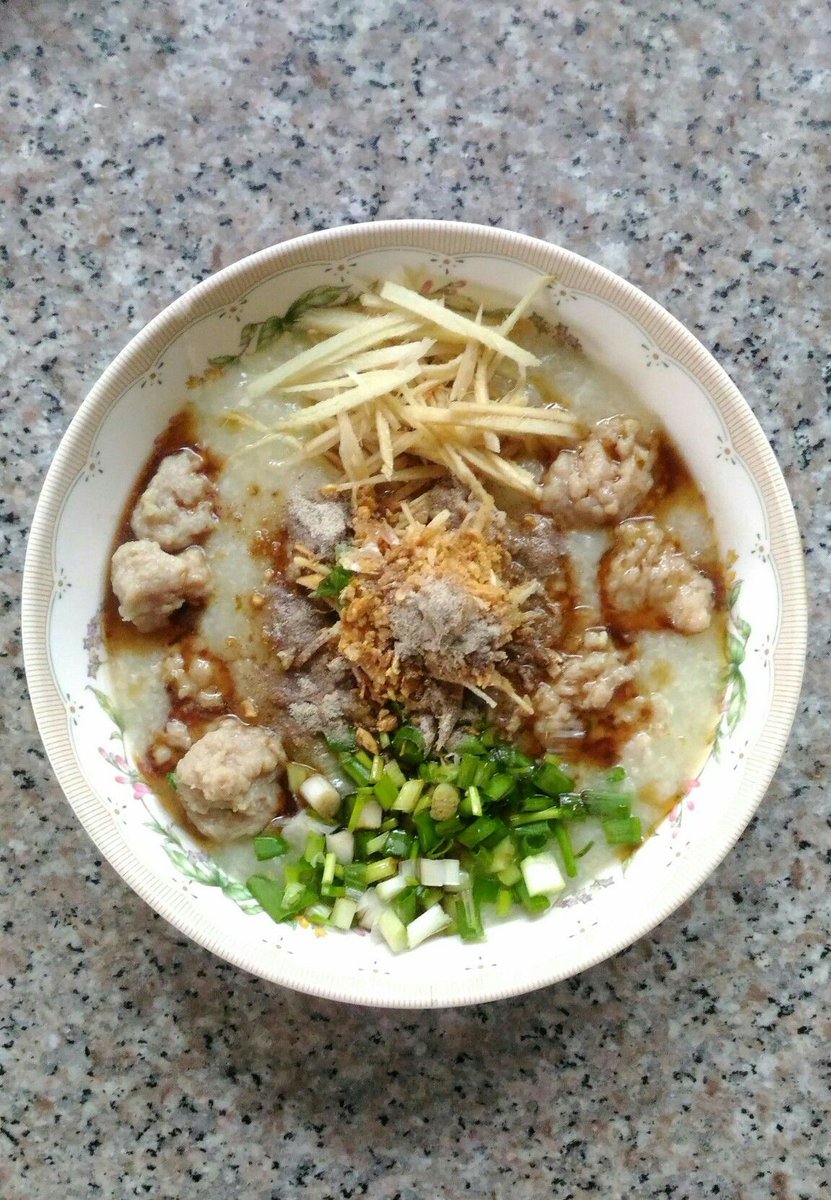 โจ๊ก คือข้าวต้มชนิดหนึ่งใช้ปลายข้าวต้มจนเละ นิยมกินกันในหลายประเทศในเอเชีย ในบางวัฒนธรรมจะกินโจ๊กเป็นอาหารเช้าหรืออาหารมื้อค่ำแทนอาหารหลักในบางมื้อ ส่วนเทศกาลวันตรุษจีนจะมีข้อห้ามกินโจ๊กเพราะการกินโจ๊กวันตรุษจีนเหมือนกับการขัดขวางไม่ให้ตัวเองร่ำรวยเนื่องจากคนจนจะนิยมกินโจ๊ก