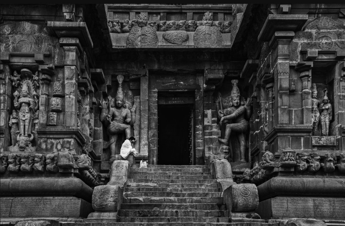 CryptoniteK's tweet image. I have just collected "Whispers of Chola Stone" by @SaiSanjay_25 on @objktcom objkt.com/tokens/open_ob…