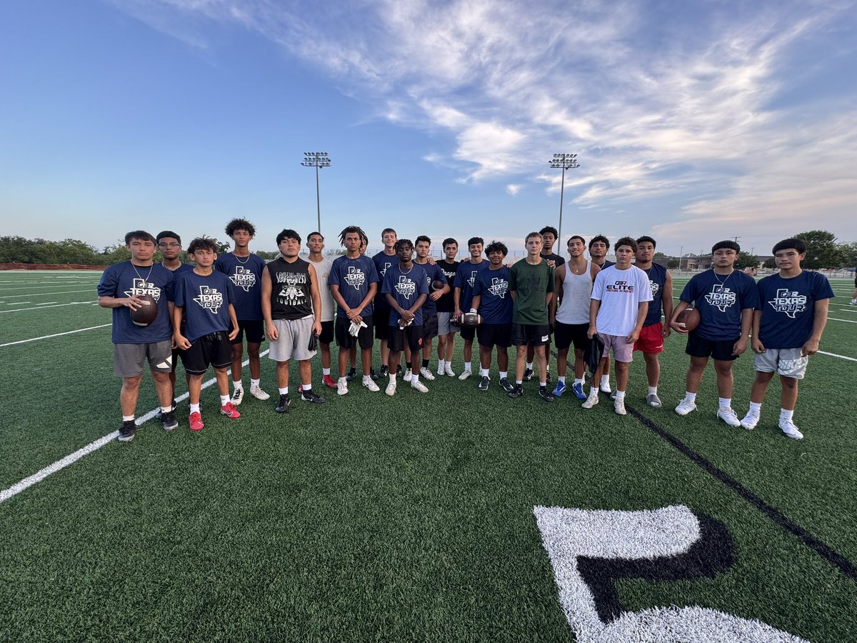 SWDragonsFB's tweet photo. Great two days of @QB_Ranch Camp at the Complex. Well organized and plenty of reps. Players who attended got better. QBR will return in 2026. https://t.co/nlM2KzQcDL
