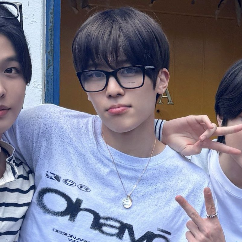 onforon's tweet image. 아진짜 안경만 쓰면 너무 좋아서 막날라갈거같음 ㅎㅎ 안경안경🩷🩷🩷🩷🩷🩷🩷