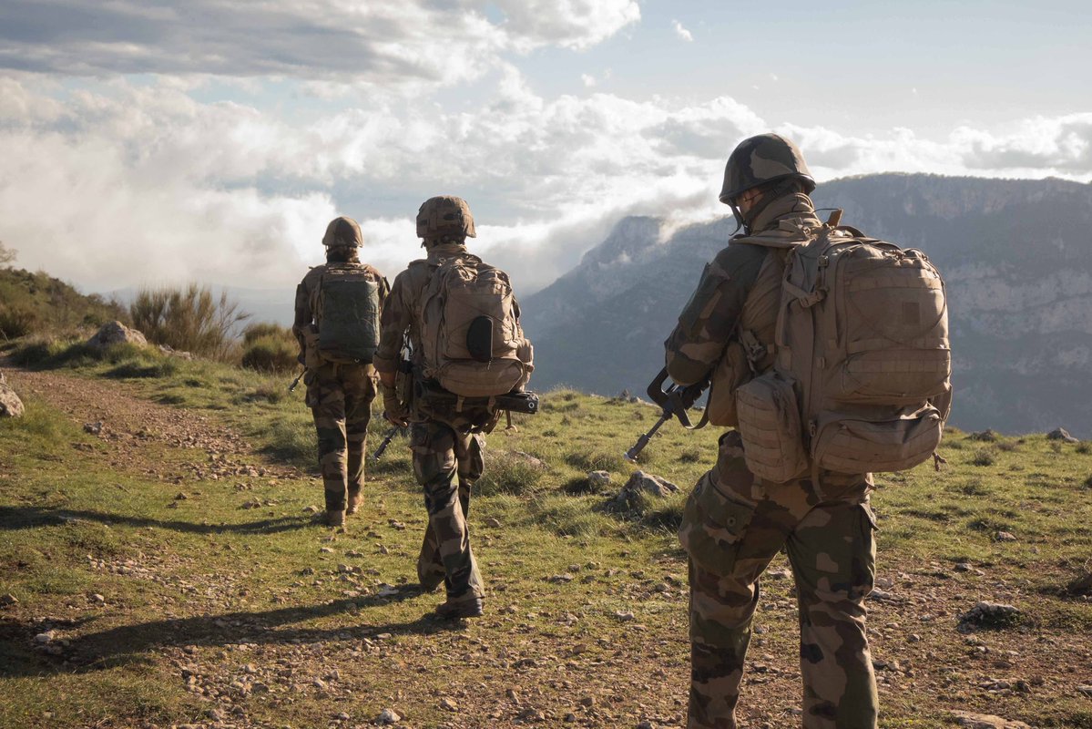 CDC_21eRIMa's tweet image. C3T (Concept Commun du Combat Terrestre), rappel et marche tactique : la 7e Cie engagée à fond dans DUMBO WARRIOR 💥

#21eRIMa #DumboWarrior #6eBLB #Marsouins