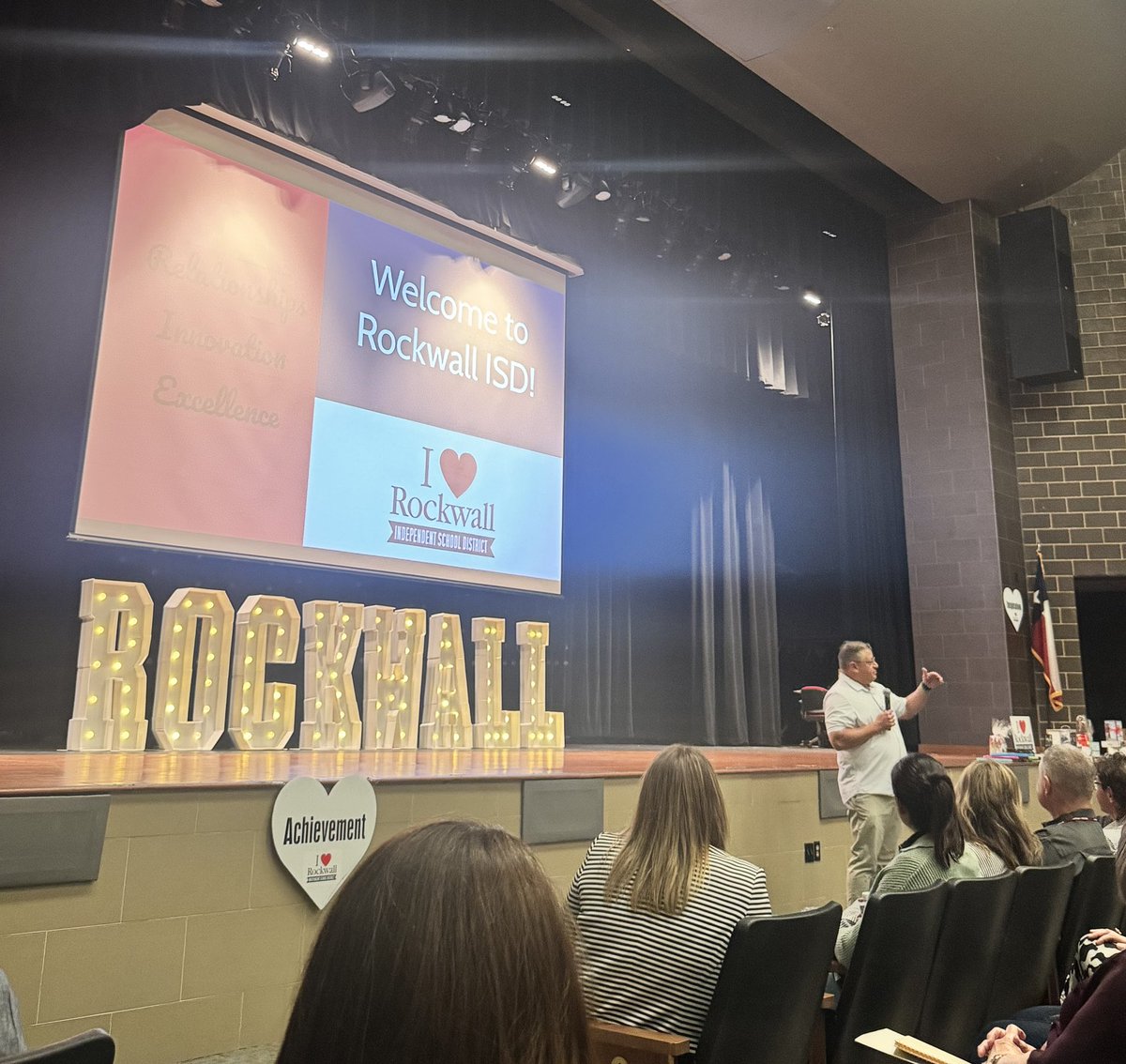 amandarmichael8's tweet image. Our day is beginning for new staff. The best district in the state! #IloveRockwallISD @rockwallschools @MichaelJungEDU @megangist