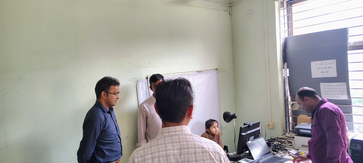 આજરોજ મામલતદાર કચેરી, ગારીયાઘાર ખાતે જનસેવા કેન્દ્ર તથા આઘાર કાર્ડ કેન્દ્ર ની મુલાકાત લીઘી કામગીરી નિરીક્ષણ કરવામાં આવ્યુ તથા હાજર બાળકોનેે રમકડા વિતરણ કરી પ્રોત્સાહિત કરવામાં આવ્યા
<a href="/CMOGuj/">CMO Gujarat</a>
<a href="/BhanubenMLA/">Bhanuben Babariya</a>
<a href="/revenuegujarat/">Revenue Dep. Gujarat</a>
<a href="/AlokPandey_IAS/">Alok Pandey IAS</a>
<a href="/Info_Bhavnagar/">Info Bhavnagar GoG</a>