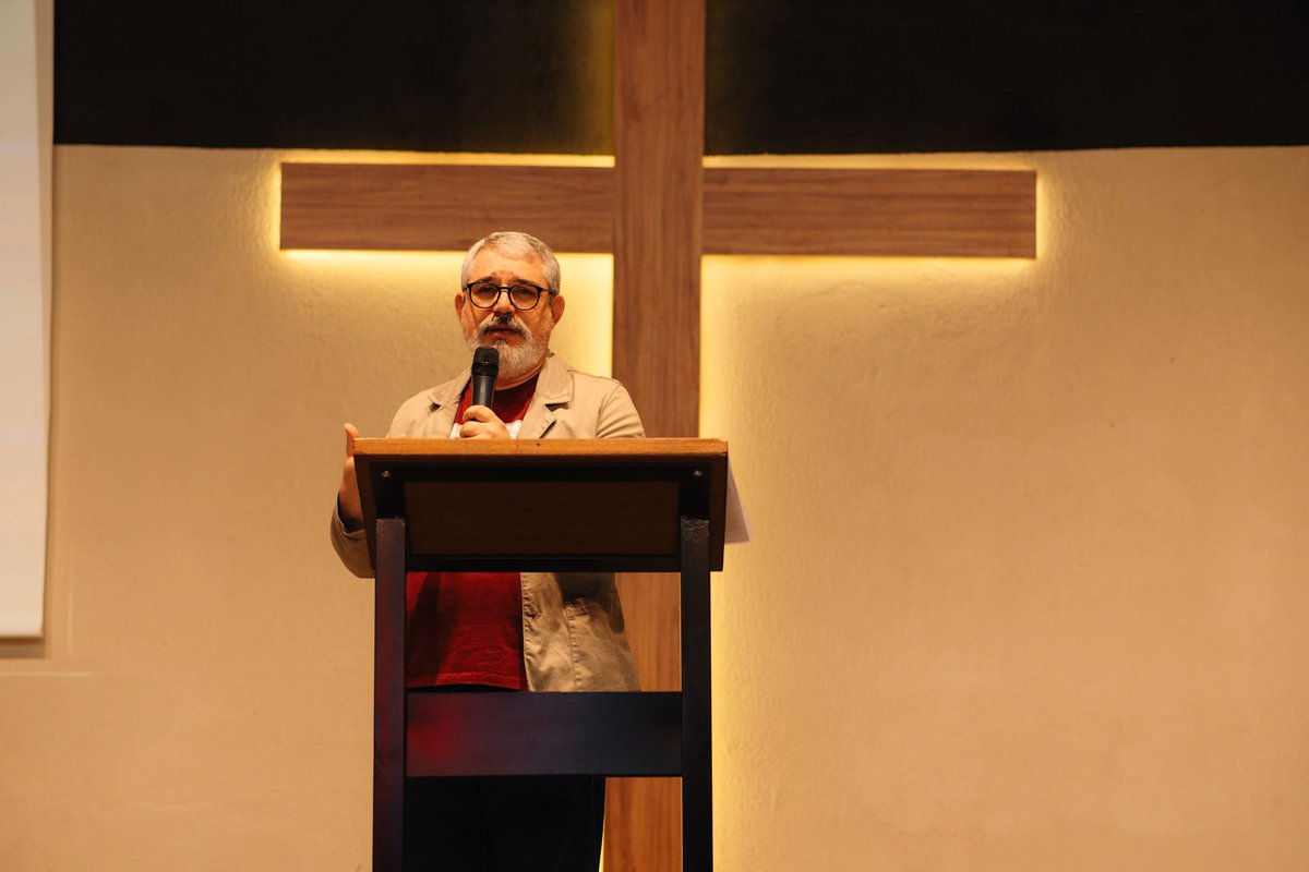 MarcosReformed's tweet image. No último sábado (19.07), estive na Igreja do Redentor, Itajubá–MG.
Apresentei duas palestras com o tema: Fé, Arte e História da Igreja.
Acontece que não sou um erudito e tampouco um acadêmico com palavras perfeitas. Isso, a princípio, pesou em meu coração.
Mas, fui! SDG