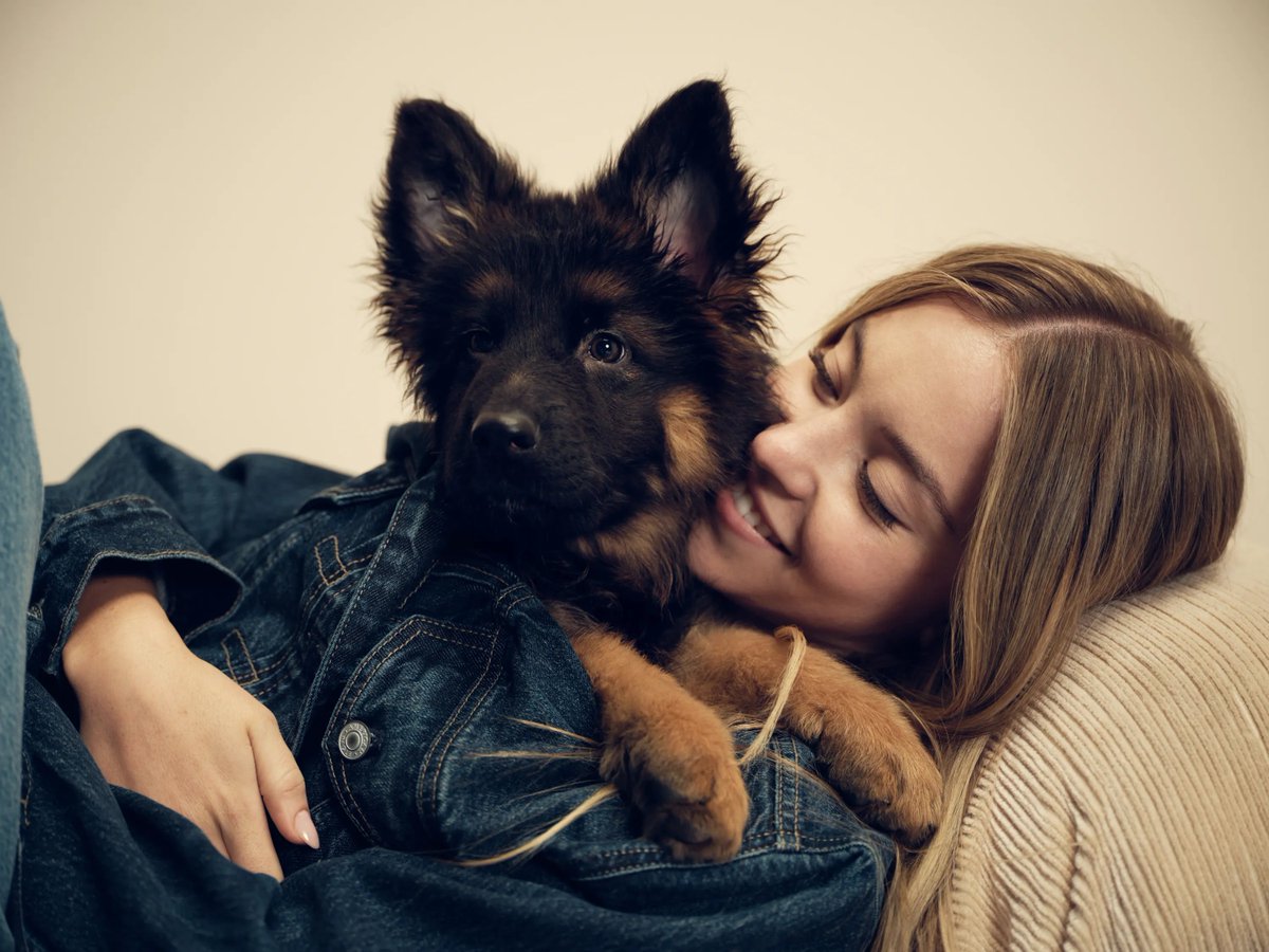 archivesyds's tweet image. Cuties! Sydney Sweeney for American Eagle.