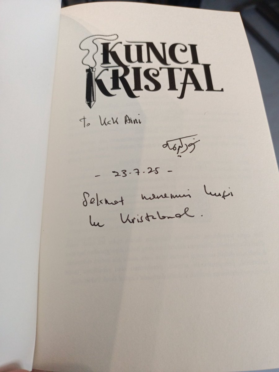 Nainibakar's tweet image. Hari ni lajakkan diri sampai ke Puncak Alam dan sampai juga ke Prolog, Cherita &amp;amp; Kopi @prologmed. Terima kasih Kak Jue Anna Lee, sudi layan kami. 

Shout out to @nrldaud atas kelahiran Kunci Kristal. Congrats Nur!! ✨💕