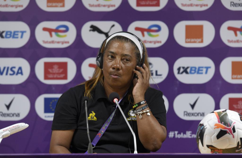 iDiskiTimes's tweet image. โI was a mother. Just trying to say: 'just stay calm, just do this for Gabby'."
Banyana Banyana head coach Dr Desiree Ellis has revealed what she told her players after Gabriela Salgado went down with a serious injury in the 2-1 defeat to Nigeria at the #WAFCON.โฆ