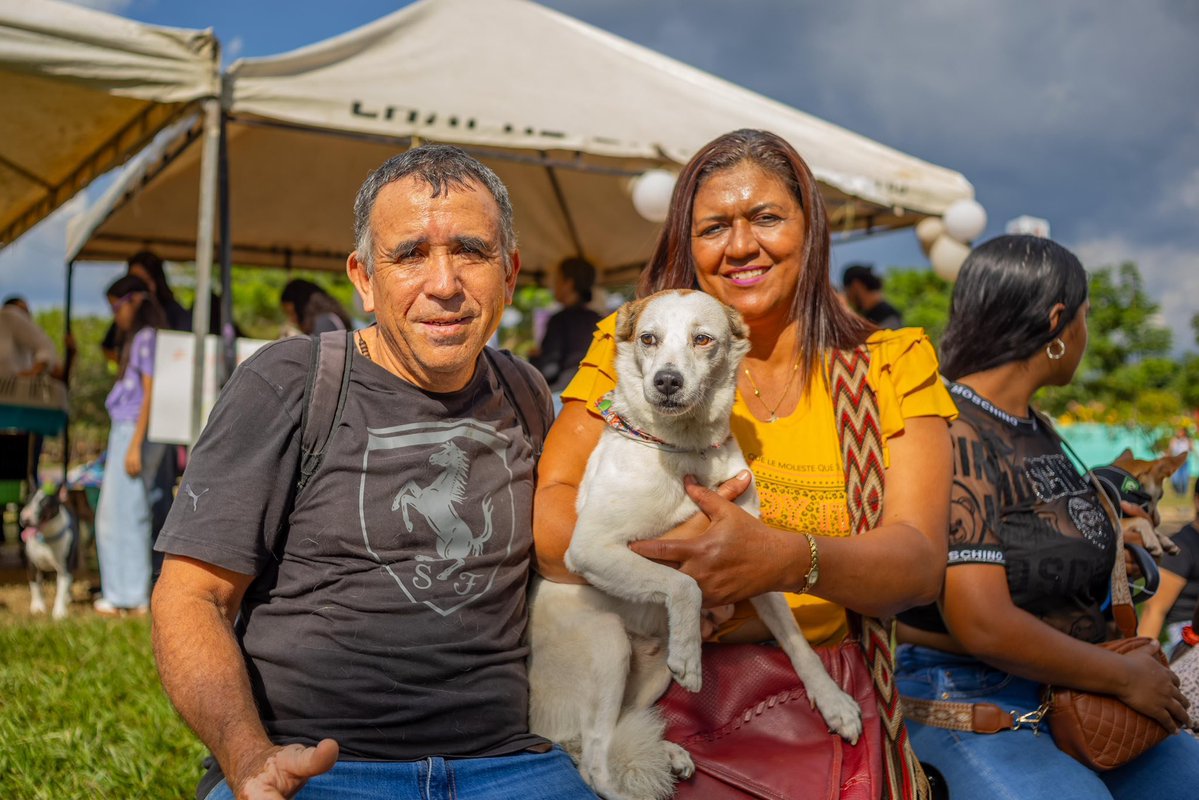 🐾 Un día lleno de huellas, amor y esperanza 💙🤩
Celebramos  #DíaMundialdelPerro en el Parque de la Familia📍. 🐶Con vacunación antirrábica gratuita a perritos y gatitos, desparasitación, asesorías de tenencia responsable, rifas y actividades para toda la familia.  🤩🐾
