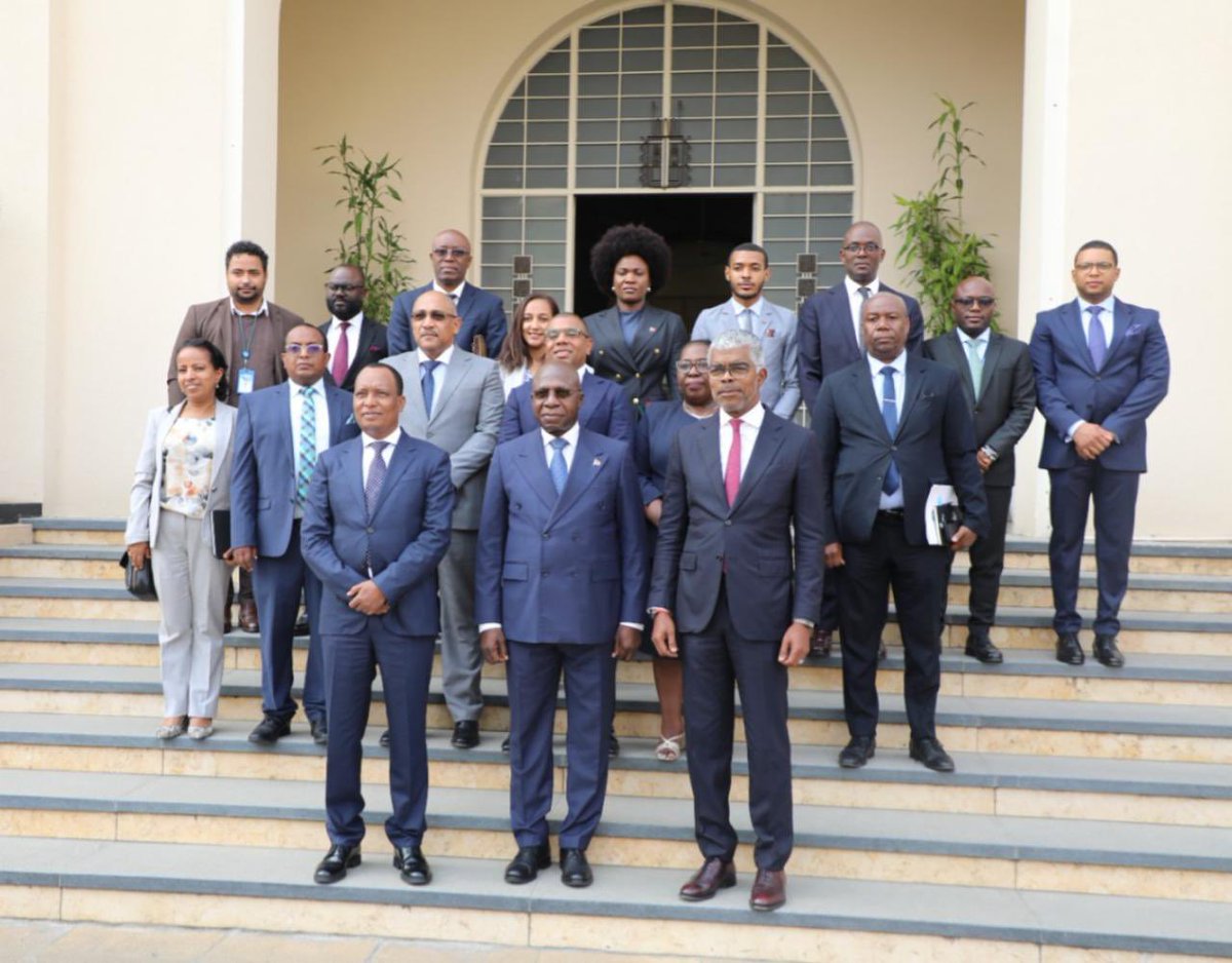 አንጎላ 🇦🇴 እና ኢትዮጵያ 🇪🇹 የአየር ትራፊክ እንቅስቃሴ የህግ ማዕቀፍን ከ ICAO ደረጃዎች እና ከአፍሪካ ሲቪል አቪዬሽን ግቦች ጋር በማጣጣም አዲስ የአየር አገልግሎት ስምምነት ተፈራርመዋል።
 #MIREX #የሁለትዮሽ ትብብር #አቪዬሽን
