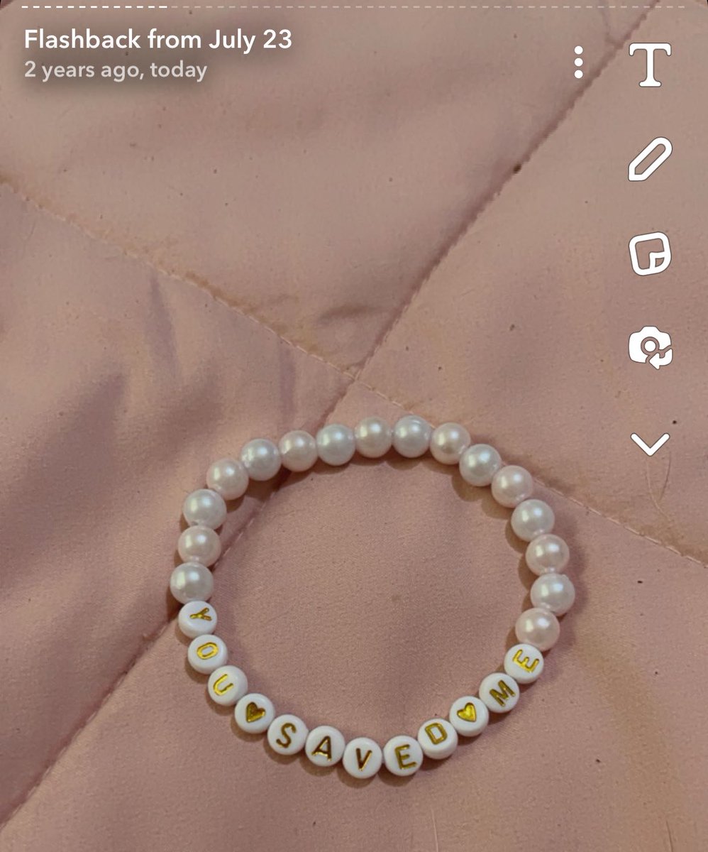this1smetrying's tweet image. two years ago today i made this bracelet for taylor swift, hoping to somehow get it to her mom on the eras tour, not knowing the universe had other plans for me 3 months later to give it to taylor myself