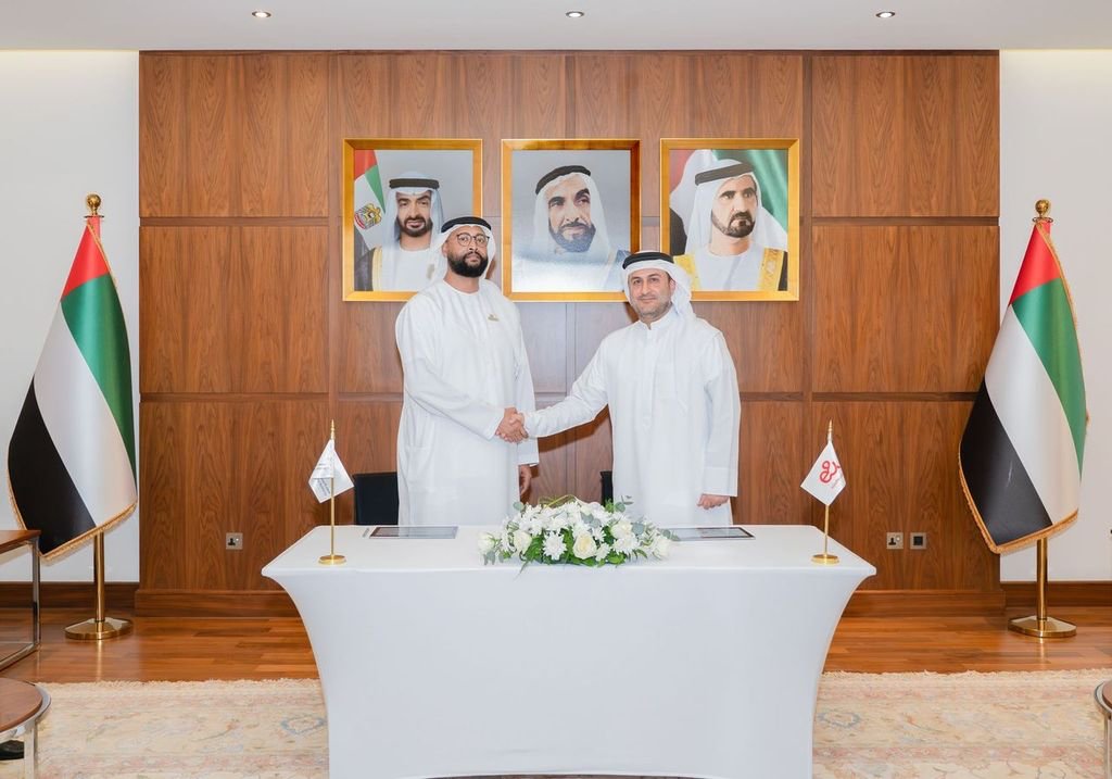 SAMENAcouncil's tweet image. π€ @eAndGroup partners with Dubai Healthcare City Authority (DHCA) to revolutionize healthcare in DHCC! Delivering advanced telecom & digital health solutions for enhanced patient care. #eand #DHCA #DigitalHealth #Dubai #Healthcare π¦πͺπ©Ί