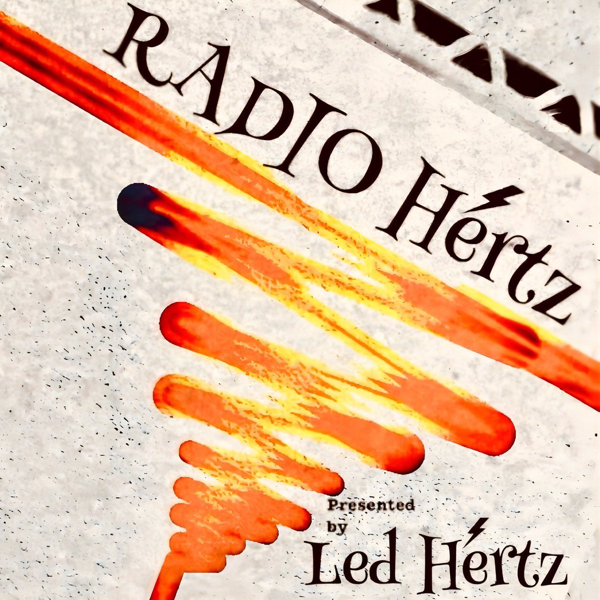 【🪐スペースやります📡】
明日の22:00はXのスペースにて
📻『RADIO Hertz』やります🎙️

明日はワンマン前ラストのRADIO Hertzです！
🌟4人全員参加予定です✨

ワンマンについては勿論、
最近のYouTube動画についても話していきます‼️

#ledhertz #レッドヘルツ #RADIOhertz #レディオヘルツ