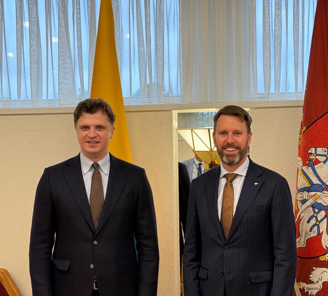 AusAmbPoland's tweet image. 🙏 to my 🇱🇹 Lithuanian hosts for the engaging discussions during my recent visit. Great to meet Chair of the National Security & Defence Committee Giedrimas Jeglinskas, Vice-Minister for Defence Loreta Maskaliovienė, and Vice-Minister of Economy & Innovation Marius Stasiukaitis.