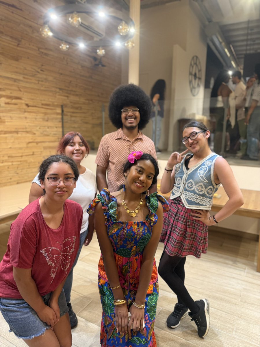 BlansonCTEHS's tweet image. Blanson Jaguars abroad! 

Cooking with @Cuina_Boqueria in Barcelona

 #BlansonBold #BlansonGold #InternationalJags @AldineISD @AldineCTE @jmvandonsel @XMRaldine @BlansonCTE_LMC