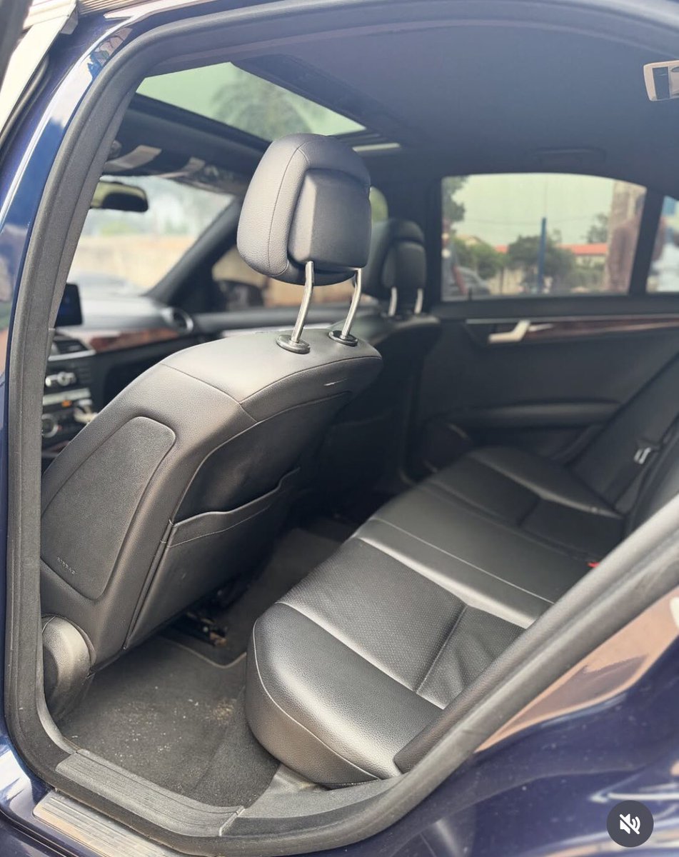Automall_ng's tweet image. Extremely clean Mercedes Benz C300
2013 model
Price:14m
Location: Kaduna
@__yellows @abujastreets
Retweet pls
