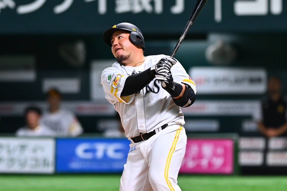 takafullc2's tweet image. 【🎁プレゼントキャンペーン🎁】
#山川穂高 選手のサイン入りボールを1名様にプレゼント!
応募方法
✅当アカウントをフォロー👍
✅この投稿をいいね&リポストで応募完了
〆切:7月29日
#sbhawks #ソフトバンク #鷹フル