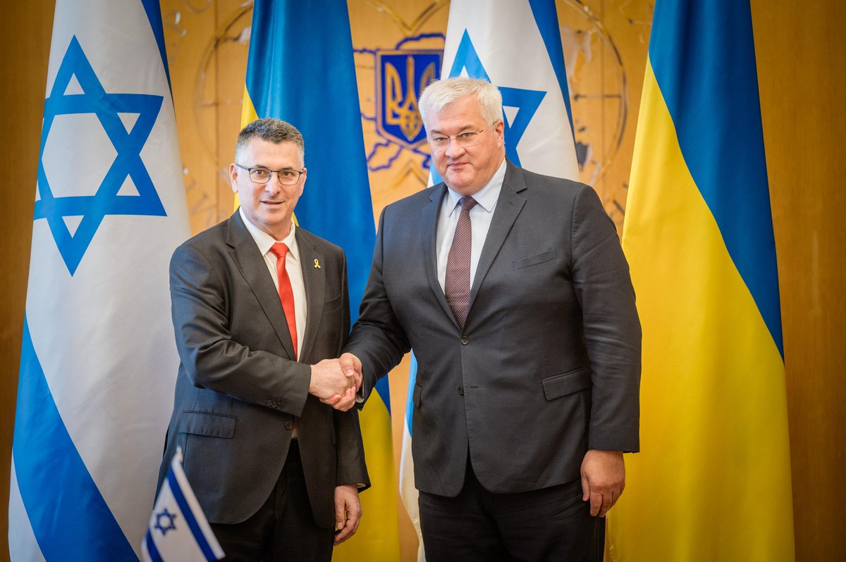 andrii_sybiha's tweet image. I was pleased to host Israel’s Foreign Minister @gidonsaar in Kyiv on his first official visit to Ukraine. We see it as a sign of willingness to develop our bilateral relations.
Today, we had substantive talks on common security challenges, humanitarian and economic cooperation,…