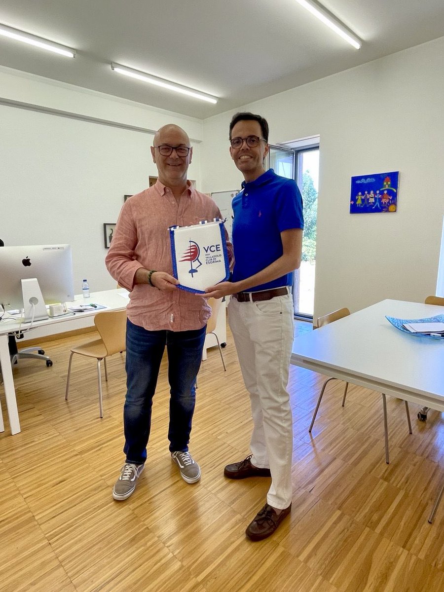 Nuestro presidente fue recibido por el director de la Escola Superior de Desporto e Lazer <a href="/ipvc_twit/">IPVC</a>,  Pedro Bezerra.

🤝 Ambas instituciones reafirmamos nuestro deseo de seguir colaborando tras la exitosa experiencia del Minho Summer Fencing Camp 🏕️ 

#deporte #universidad