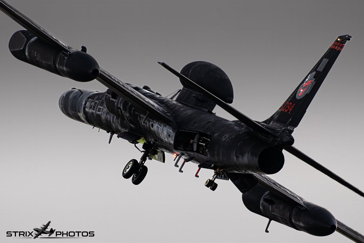 StrixPhotos's tweet image. DRAGON LADY 🐉
The legendary, agile and reliable high-altitude intelligence, surveillance and reconnaissance aircraft that needs no introduction, departing RAF Fairford during #RIAT25 📸
🇬🇧🇺🇸 @LockheedMartin @airtattoo