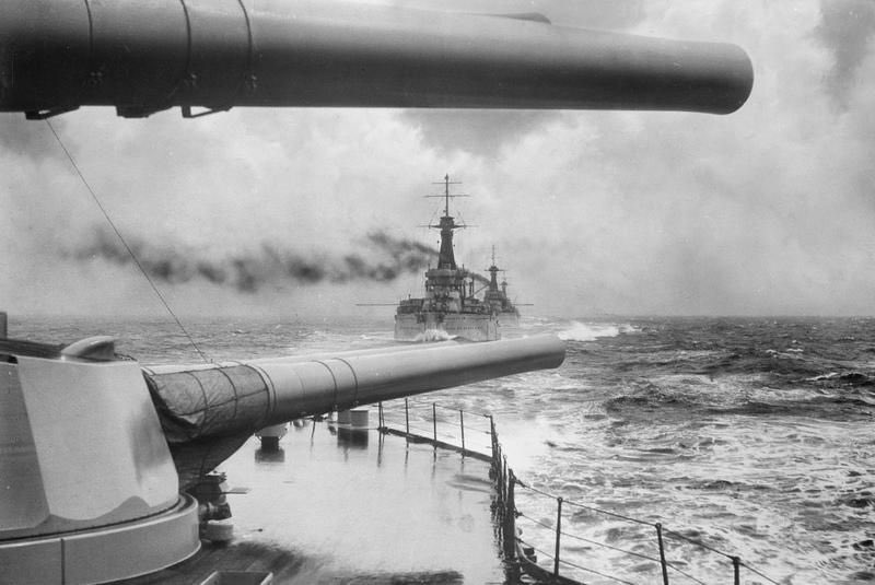 Empireaesth's tweet image. Warships of the Grand Fleet at sea viewed from HMS Queen Elizabeth (c.1915-18)