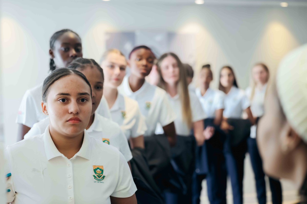 Netball_SA's tweet image. 🔥 All eyes on the future. 🇿🇦
The media gathered. The netball family stood tall. And South Africa’s next generation was revealed as they continue on the Road to Gibraltar! 🏆
#SPARBabyProteas #WeAreAllIn #RoadToGibraltar #NWYC2025GIB #TogetherWeRise