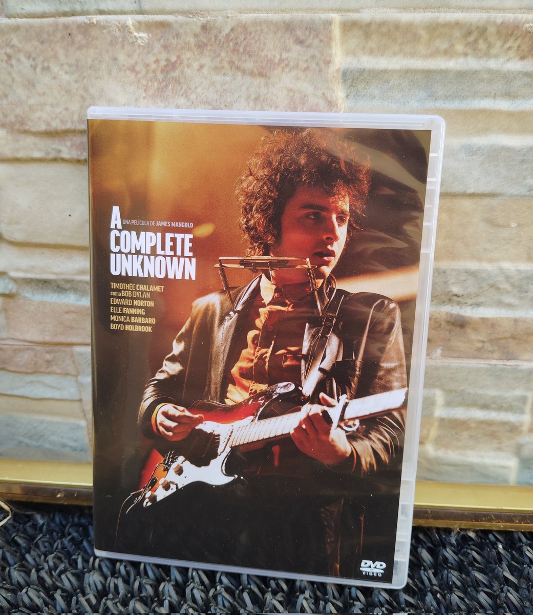 raquelantt's tweet image. Ya está en casa, a tiempo para una sesión de cine entre semana 😎🎸
@LaHenryteca @DivisaFilms