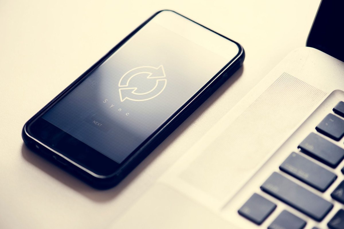 𝗡𝘂𝗿 𝘄𝗲𝗶𝗹 𝗱𝘂 𝗸𝗲𝗶𝗻 𝗛𝗮𝗰𝗸𝗲𝗿 𝗯𝗶𝘀𝘁, 𝗵𝗲𝗶ß𝘁 𝗱𝗮𝘀 𝗻𝗶𝗰𝗵𝘁, 𝗱𝗮𝘀𝘀 𝗸𝗲𝗶𝗻𝗲𝗿 𝗱𝗶𝗰𝗵 𝗵𝗮𝗰𝗸𝘁.
👉 Updates installieren, bevor Lücken ausgenutzt werden.

Nur wenn du deine Systeme auf dem aktuellen Stand hast, sinkt die Wahrscheinlichkeit eines Hacks.