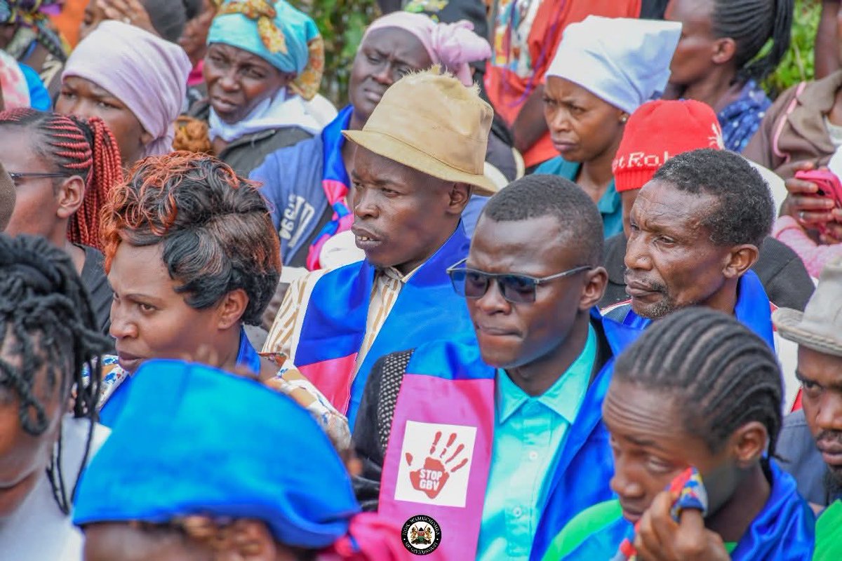 KEWOPA's tweet image. Githunguri MP  @hon_wamuchomba  and actress @jmatubia  teamed up under the #KomeshaDhuluma campaign to inspire and economically empower youth in Kiambu. At a vibrant public baraza, they championed the #StopGBV message while equipping young people with digital skills and online…