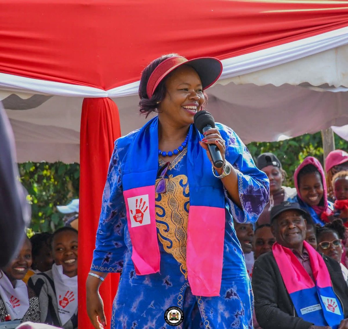 KEWOPA's tweet image. Githunguri MP  @hon_wamuchomba  and actress @jmatubia  teamed up under the #KomeshaDhuluma campaign to inspire and economically empower youth in Kiambu. At a vibrant public baraza, they championed the #StopGBV message while equipping young people with digital skills and online…