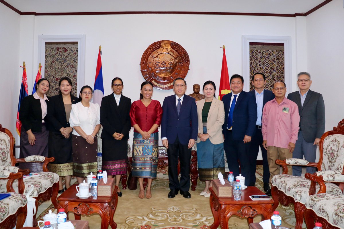 shareentuladhar's tweet photo. @IOMLaoPDR met with H.E. Dr Phoxay Sayasone, Minister of Labour and Social Welfare 🇱🇦, to discuss ongoing collaboration on #labourmigration.

We’re working to strengthen labour migration and address emerging risks that undermine safe and fair job opportunities for Lao workers 🛃 https://t.co/OkLVXGa2zY