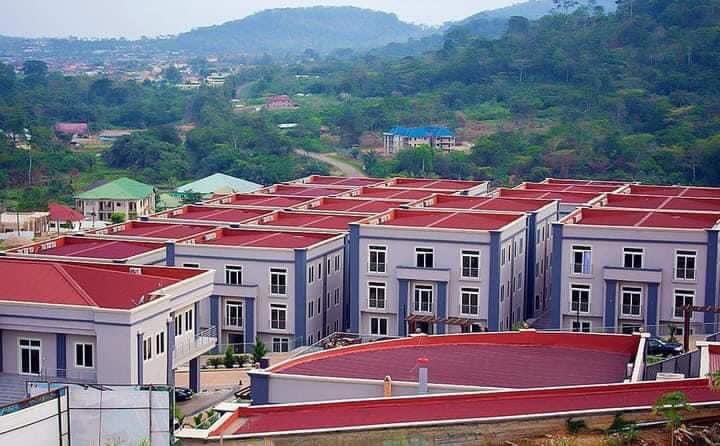 AfricaFactsZone's tweet image. Ghana has Africa's biggest hotel, Rock City Hotel in Nkwatia.
It will include 2,700 rooms, an aquarium, a 2,700 capacity conference room, a water park, zoo, 45 meeting rooms, an 18 and 9-hole golf course.
608 rooms had been completed in 2020. 880 rooms are under construction.