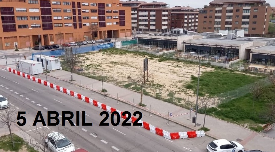 AVMontecarmelo's tweet image. INFORMACIÓN CENTRO CULTURAL Y BIBLIOTECA:
Tras más de 3 años de construcción (y sin acabar) podemos informaros que la biblioteca del centro cultural Montecarmelo SÍ tendrá préstamo de libros. Esta demanda vecinal ha sido atendida. "Fin de obra octubre de este mismo año"