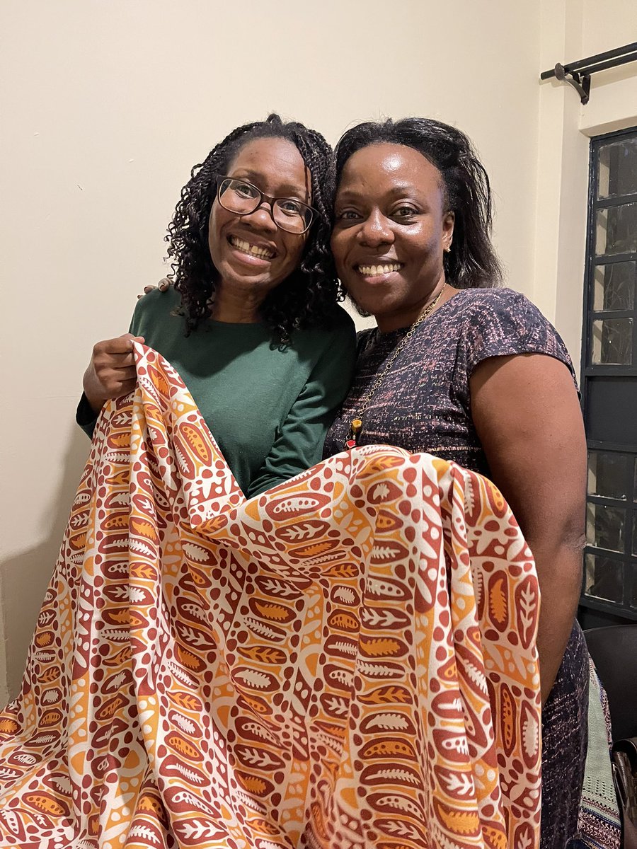 UndaMeta's tweet photo. This meetup was everything! 🌟 Finally met @wildnutstudio Martha Oringo, Uganda’s finest in graphics + textiles — and the elegant Hilda, a fashion designer with quiet power.  Tea, treats, stories &amp; samples. East African vibes flowed.
#BeMetaordinary | https://t.co/V4NH0nlEIe https://t.co/CTHJL94GlG