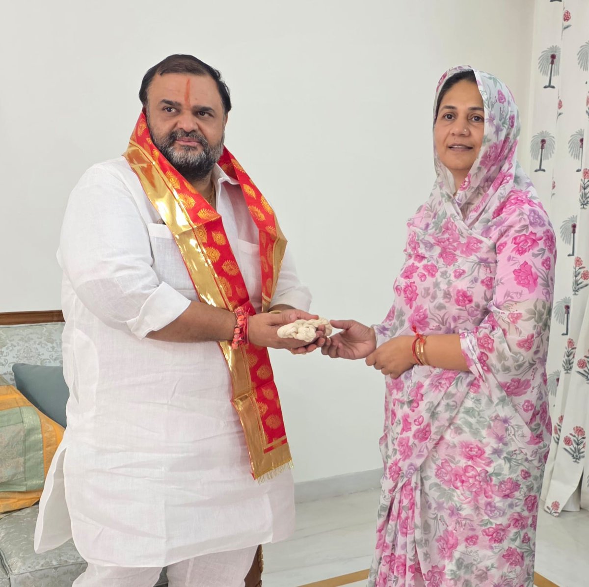 Dheeraj Gurjar (@dgurjarofficial) on Twitter photo वल्लभनगर (उदयपुर) विधानसभा क्षेत्र से पूर्व विधायक श्रीमती <a href="/PreetiGSS/">Preeti Gajendra Singh Shaktawat</a> जी को जन्मदिन की हार्दिक बधाई एवं शुभकामनाएं।
ईश्वर से आपके उत्तम स्वास्थ्य एवं दीर्घायु जीवन की मंगलकामना करता हूँ।💐 वल्लभनगर (उदयपुर) विधानसभा क्षेत्र से पूर्व विधायक श्रीमती <a href="/PreetiGSS/">Preeti Gajendra Singh Shaktawat</a> जी को जन्मदिन की हार्दिक बधाई एवं शुभकामनाएं।
ईश्वर से आपके उत्तम स्वास्थ्य एवं दीर्घायु जीवन की मंगलकामना करता हूँ।💐