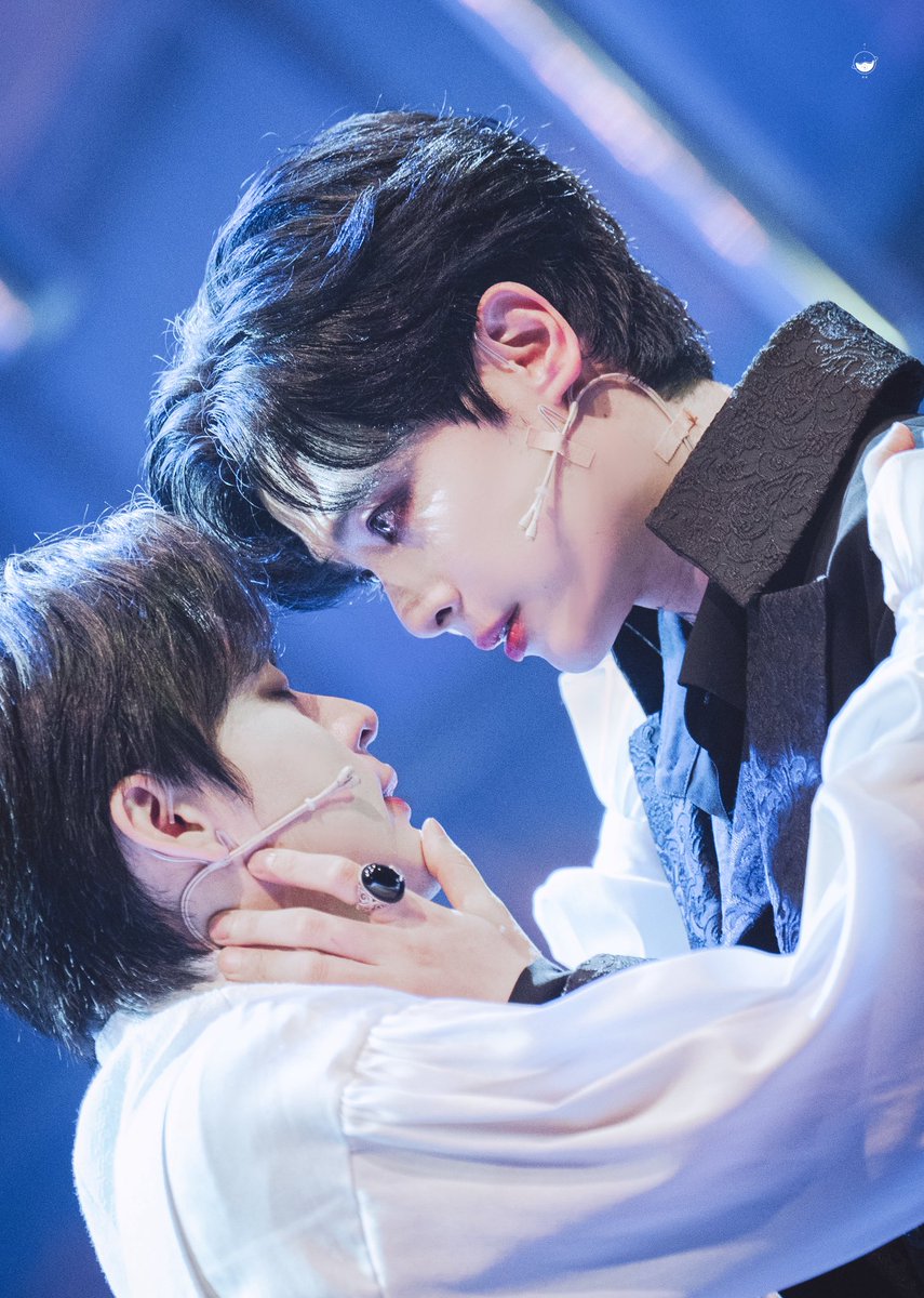 rim_forest_'s tweet photo. 규이만 집착 소유욕 쩌는 눈빛이다가 사르르 녹았는데 째스 보면 왜인지 이해 완 https://t.co/XRmsHANTER