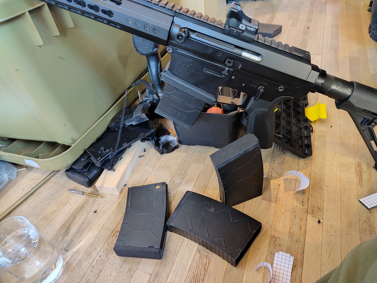RAMniku_ABC's tweet image. Gen12 ARショットガン用のショートマグ(外装)を作ってみました
中身は後で調達