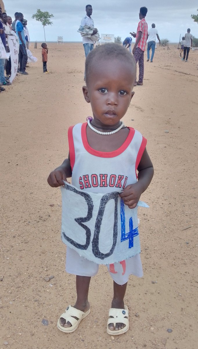 refugeesniger's tweet image. The peaceful vigil for refugees in Agadez camp,demanding security and a decent life, comes into its day 304 in succession,We continue to repeat our appeal to the whole world, but no one responds,We are victims of wars @giuliocavalli @GnonKond @Refugees @AntonellaNapoli @pigreen1