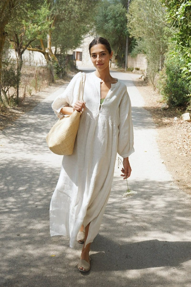 FertilityMaxx's tweet image. Wearing polyester is absorbing nano-plastic.
It’s not clothing. It’s a chemical bath.
Linen, wool, cotton = high-vibration armor.
Polyester = endocrine-disrupting garbage bag.
