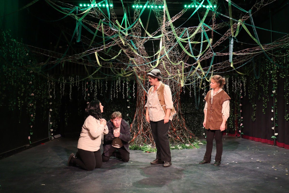 UnboundTheatre's tweet image. First dress rehearsal done, and 'As You Like It' is shaping up to be very special indeed. Forget the world for a couple of hours and come share the joy, silliness, and love.
Bookings and info: unboundtheatre.co.uk/bucks-shakespe…
#TellGreatStories #BucksShakespeareFest