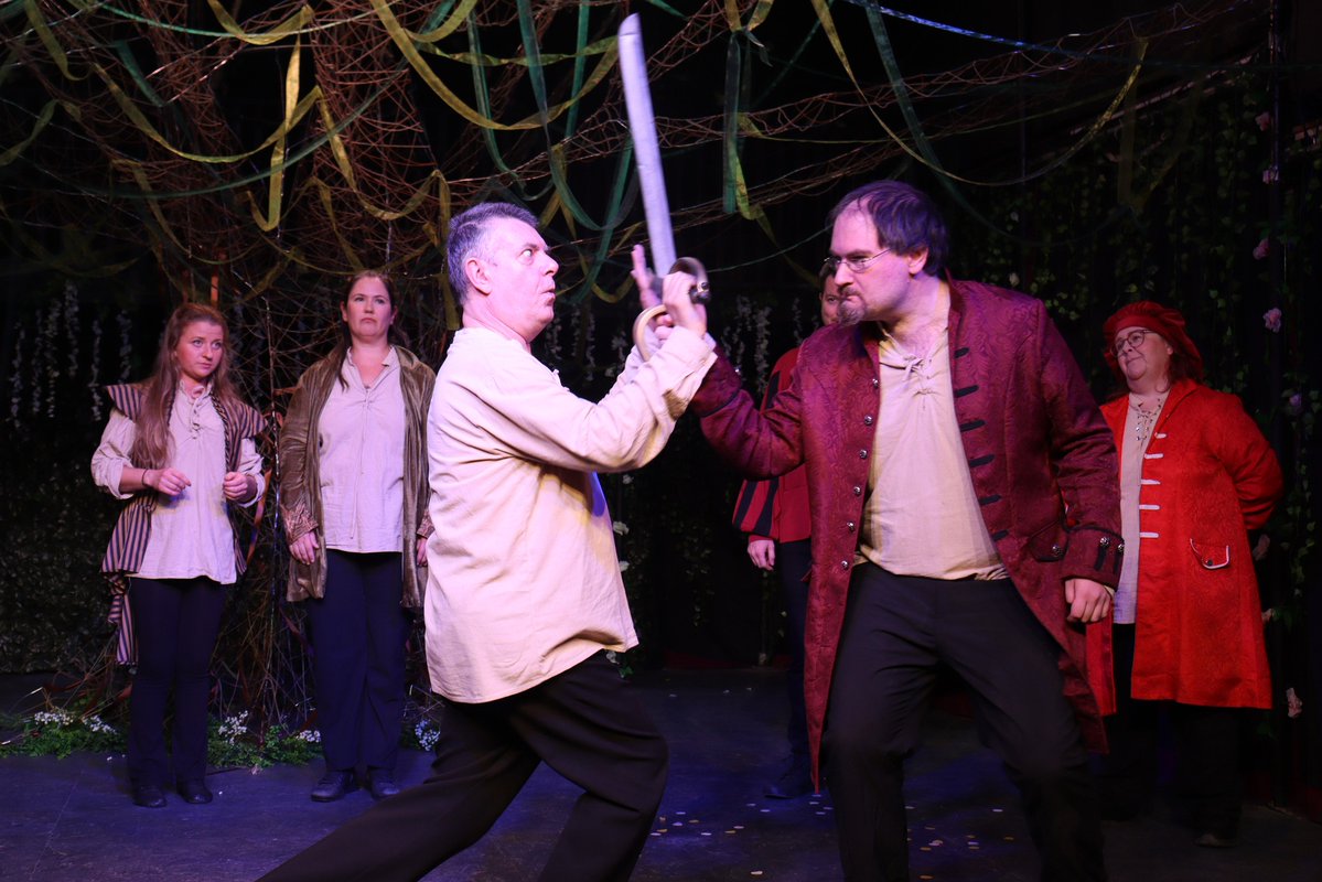 UnboundTheatre's tweet image. First dress rehearsal done, and 'As You Like It' is shaping up to be very special indeed. Forget the world for a couple of hours and come share the joy, silliness, and love.
Bookings and info: unboundtheatre.co.uk/bucks-shakespe…
#TellGreatStories #BucksShakespeareFest