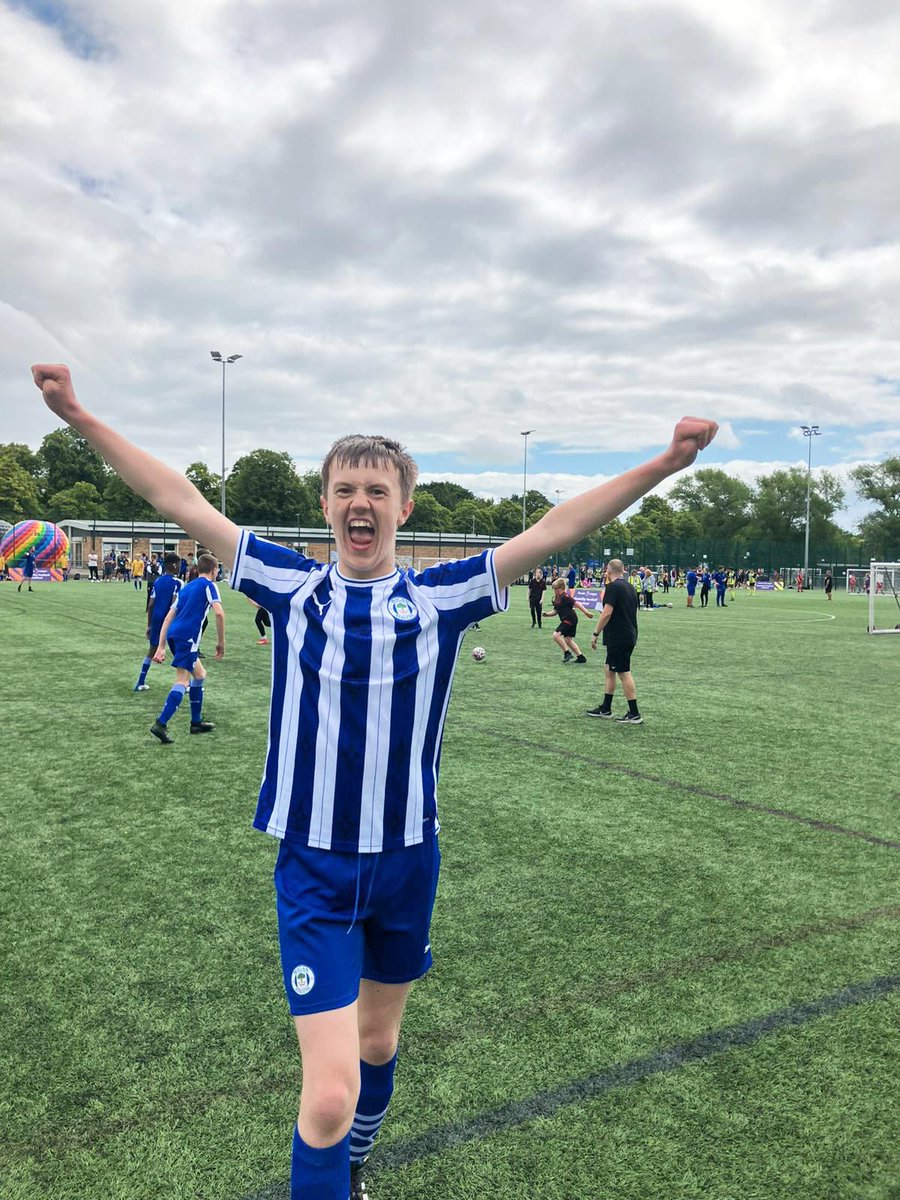 LaticsCommunity's tweet image. Recently, young people from our Inclusive Kicks session joined over 750 participants at the Premier League Disability Football Festival at Everton ⚽️

Congratulations to all involved in what proved to be a successful and enjoyable day! 🙌

#wafc 🔵⚪️ | #PLMoreThanAGame |…