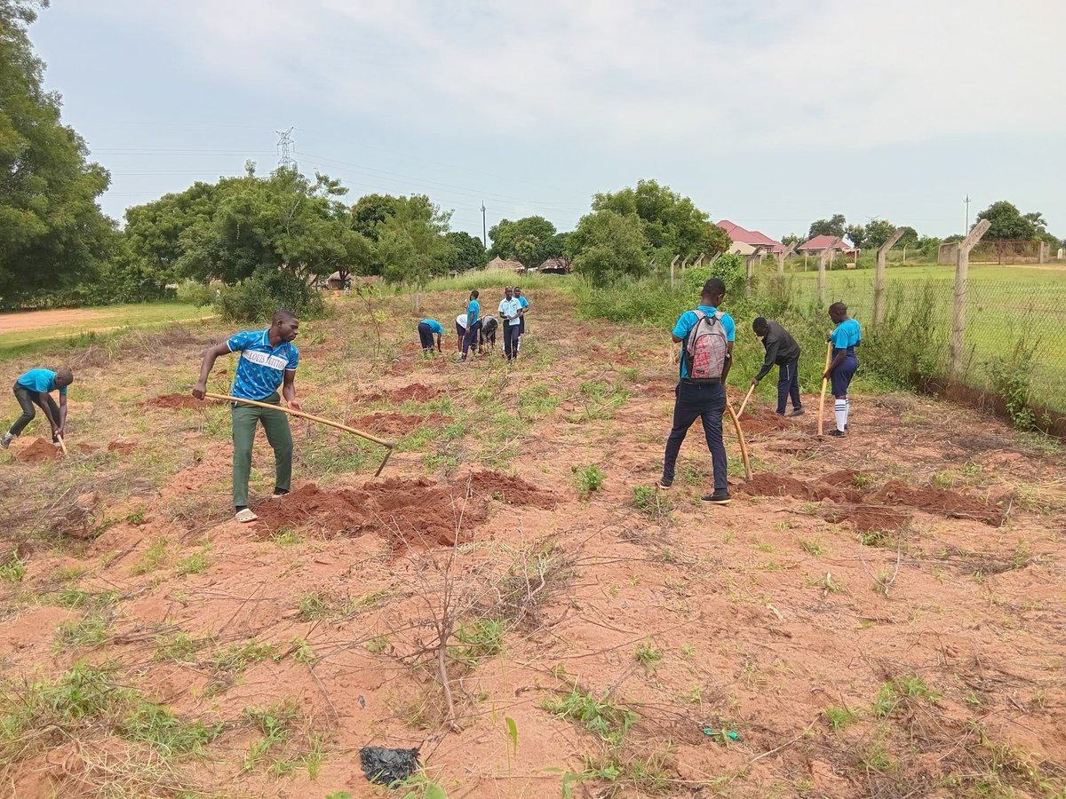 Nam High students digging holes as they get ready to welcome Nemsa for the tree planting exercise 

 🎉🥂🎉🥳 
#GoGreenWithNemsa