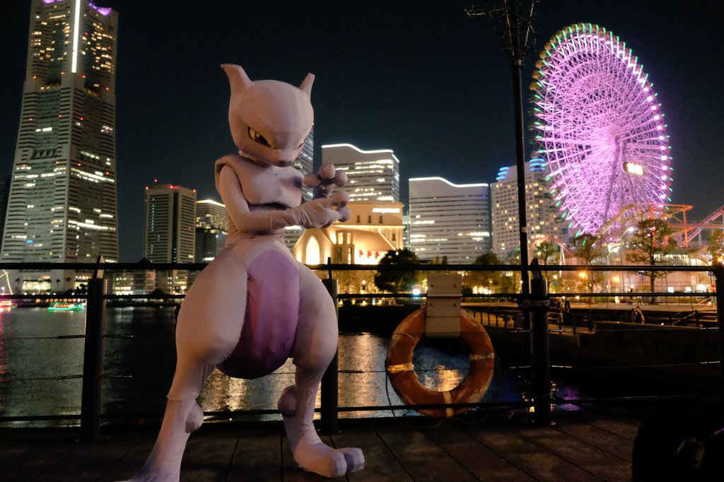 LuuMew2's tweet image. Mewtwo cosplay in Vermilion City