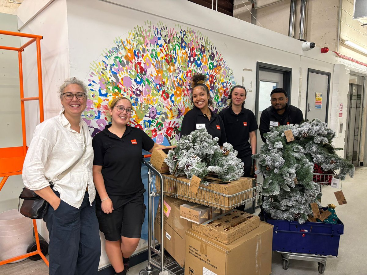 A HUGE thank you to our local B&amp;Q in Streatham for their recent donations of plants &amp; seasonal decorations! ⭐

At St Michael's Fellowship, we aim to create a conducive environment for the families we work with, these donations will enhance our spaces &amp; make all the difference💙
