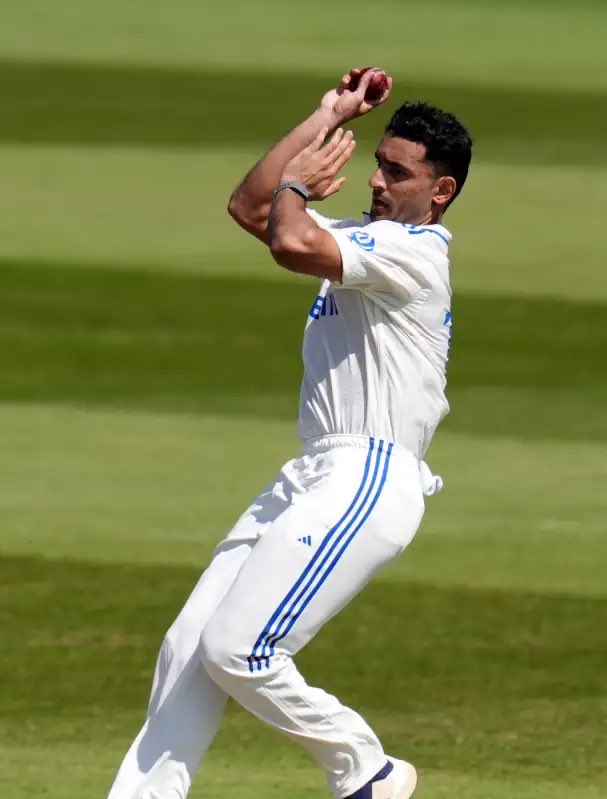 _Break_Free___'s tweet image. AK 47 gets a test cap 🔥

Anshul Kamboj is an &quot;out and out swing bowler&quot;, even though his pace hovering around early 130s. Hope cloudy Manchester conditions  suits his style of bowling. He&apos;s a decent bat as well who scored a 50 for Ind A agnst ENG Lions

#INDvsENG 
#ENGvINDTest