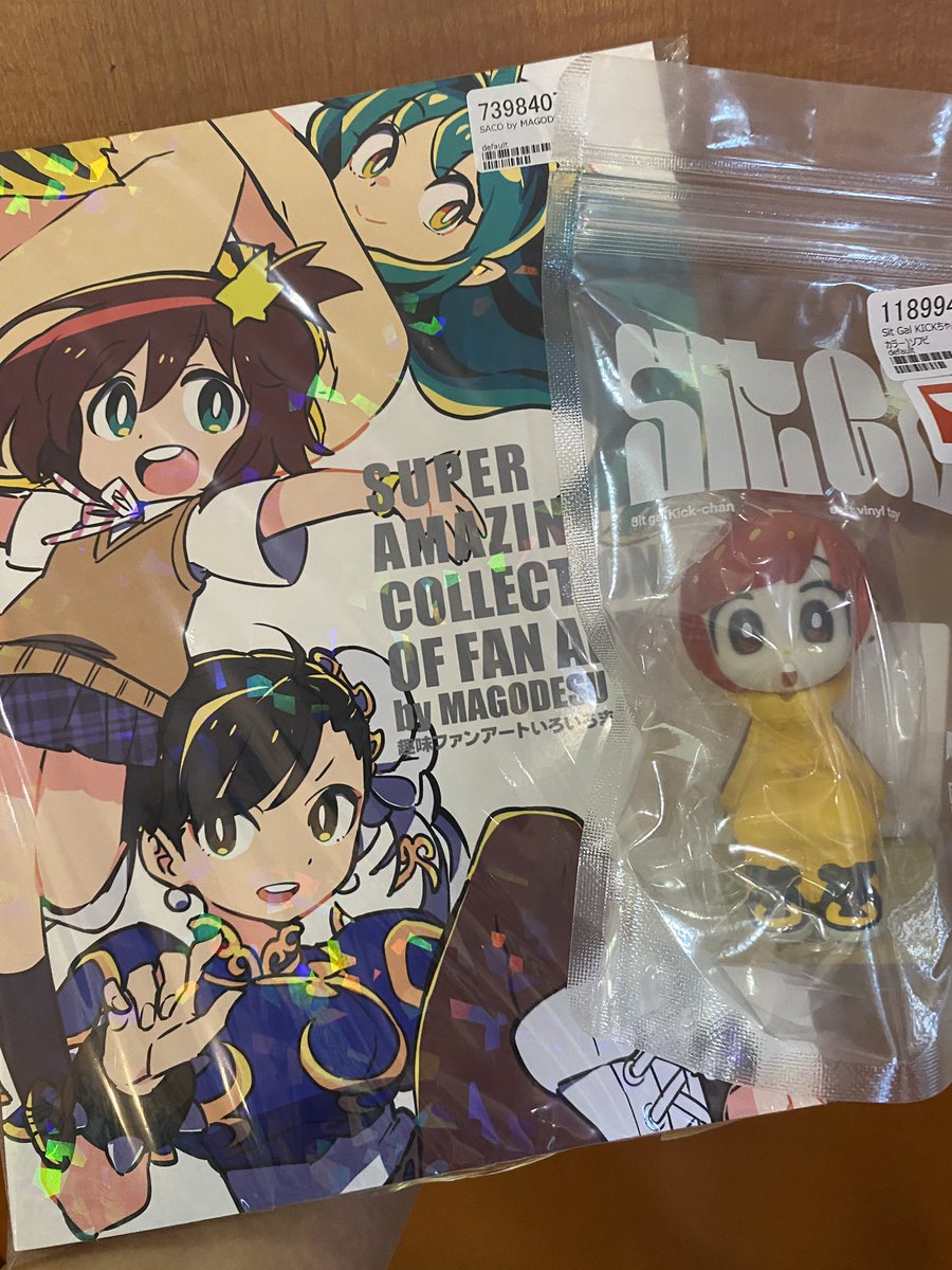 starjunpei's tweet image. kickちゃん新色とまごさんのファンアートブック購入♪
kickちゃんも6人目をお迎えできて、見応えありありのアートブックもまごさんワールドをより知ることができてお腹いっぱいです!
プロメア観なきゃだな〜