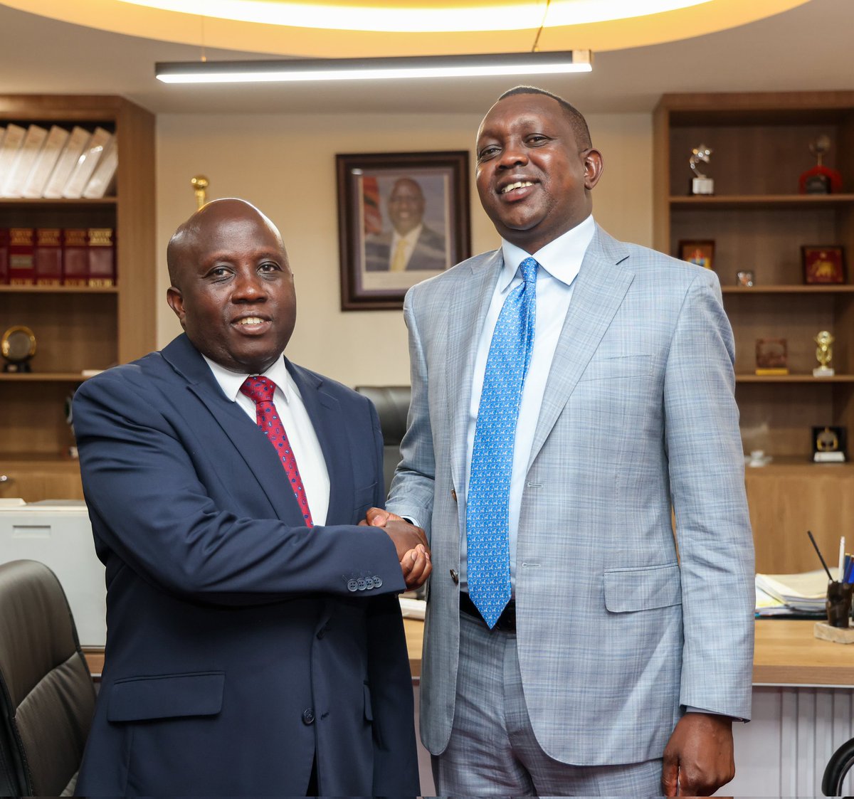 tanuijohn's tweet image. Kapseret is ready for takeoff in the Digital Economy.
Today, I had the pleasure of hosting Hon. @HonOscarSudi, Member of Parliament for Kapseret, for a discussion on expanding digital infrastructure and opportunities in Kapseret constituency.
Our conversation centred on:…