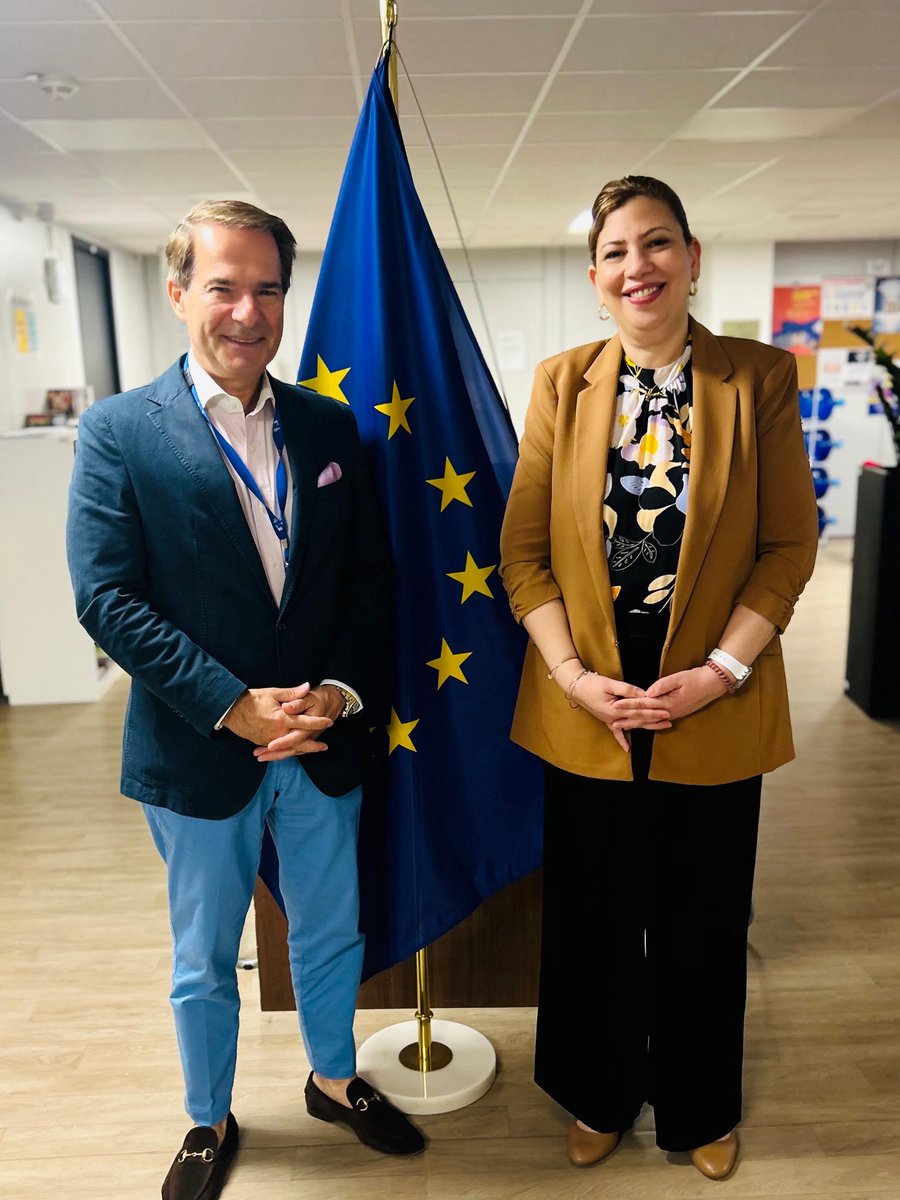 La Embajadora Joan M. Cedano se reunió con Dimitri Giotakos, Jefe de Política de Visas de <a href="/EUHomeAffairs/">EU Home Affairs</a> 🇪🇺, para conversar sobre temas de interés común y recibir actualizaciones sobre el proceso de exención de visados Schengen para 🇩🇴.
