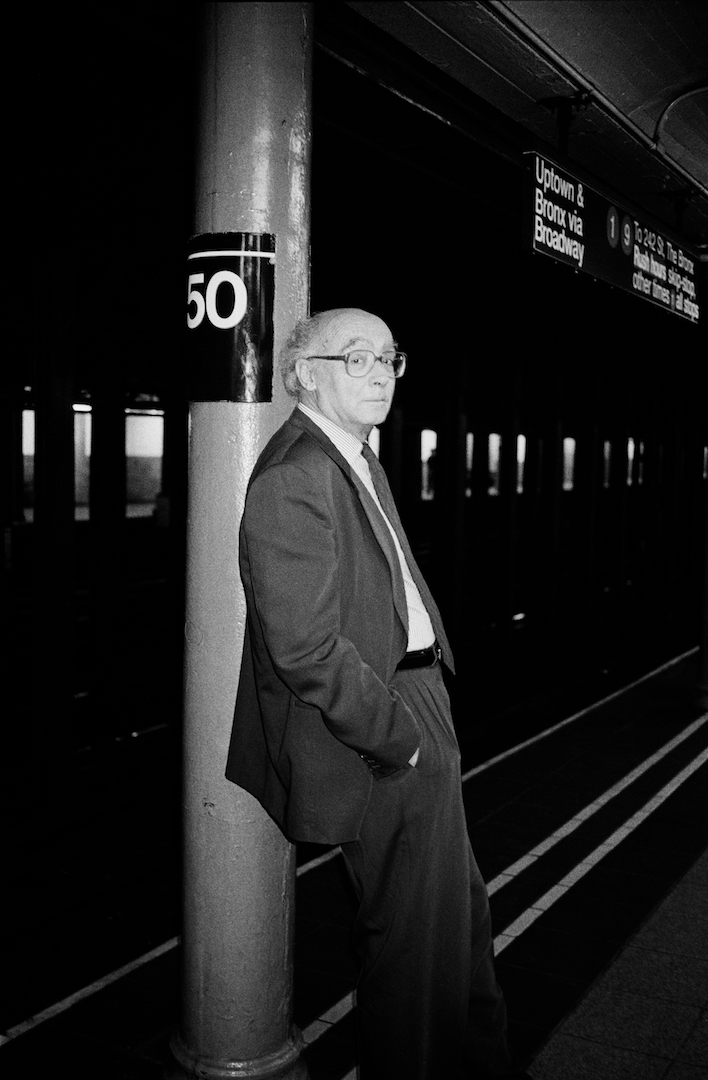 «La aldea de Nueva York es el barrio de Greenwich Village como la aldea de París es el barrio del Marais. Ya se sabe que las diferencias son enormes, pero lo que cuenta es que todas son aldeas tienen su propia manera de vivir, habitar y conversar con los vecinos».

José #Saramago