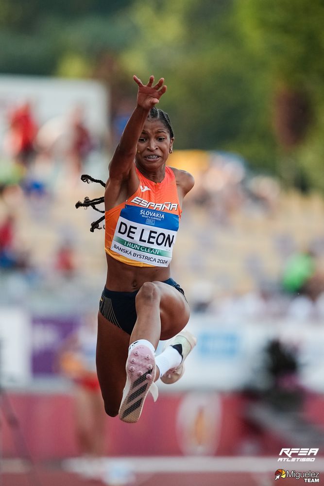 🏃‍♂️#Atletismo Foje 2025 en Skopje🇲🇰

Series 2000m obstáculos ♂️
1️⃣ Pere Mas 5:57.05 ⏭️✅ FINAL

Qualy Triple Salto♀️
1️⃣ Ana Estrella de León 13.63 ⏭️✅ FINAL

Series 200m♀️ 
8️⃣ María Carla Retana 24.33 ⏭️✅Semis 

#EYOFSkopje2025